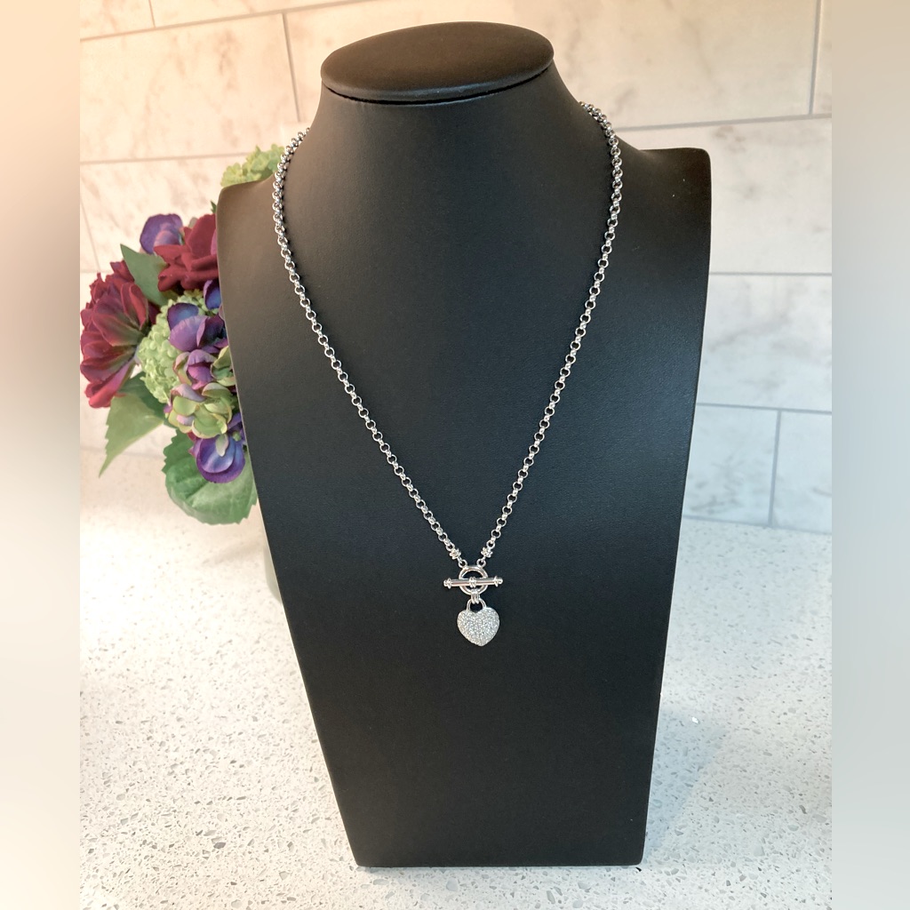 14 Kt White Gold And Diamond Heart Necklace